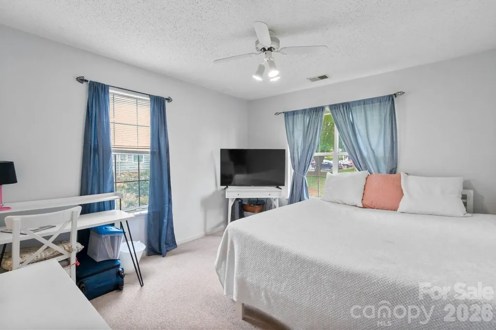 2834 Iron Gate Lane Charlotte NC 28212