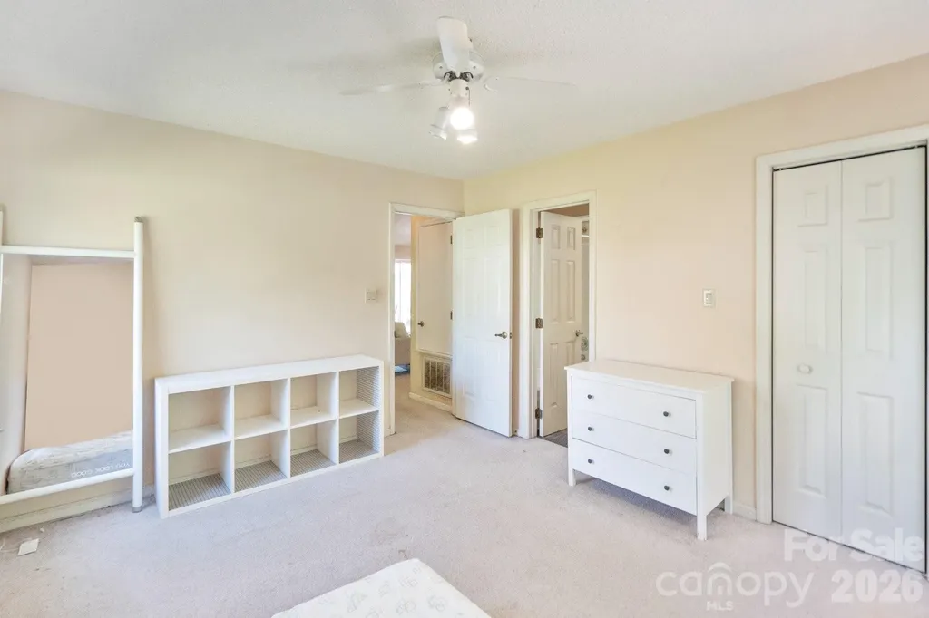 2834 Iron Gate Lane Charlotte NC 28212