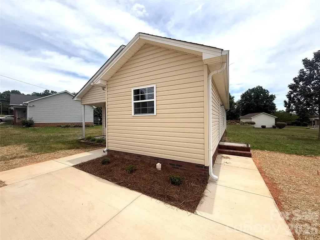 121 S Beaver Street Landis NC 28088