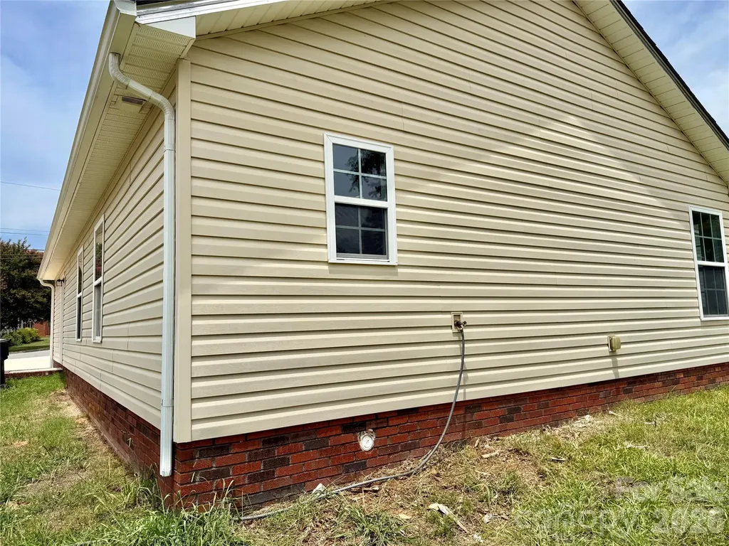 121 S Beaver Street Landis NC 28088