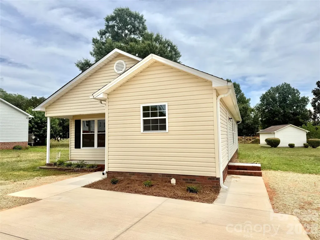121 S Beaver Street Landis NC 28088