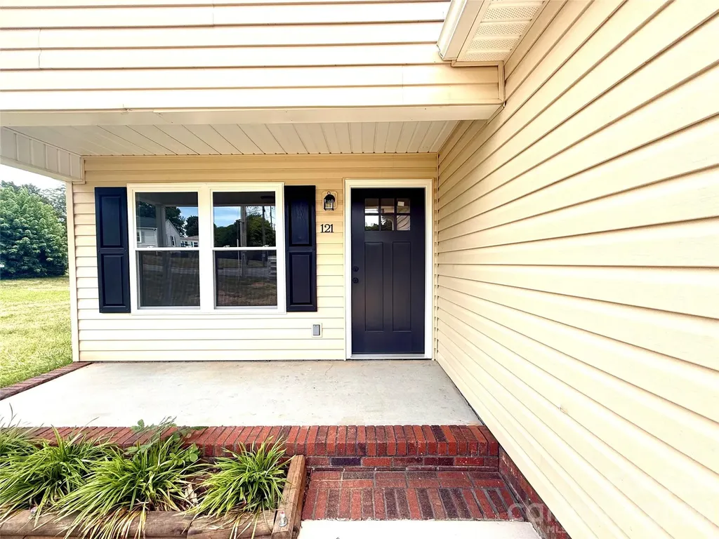 121 S Beaver Street Landis NC 28088