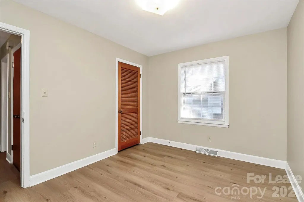 3728 Dresden Drive Charlotte NC 28205