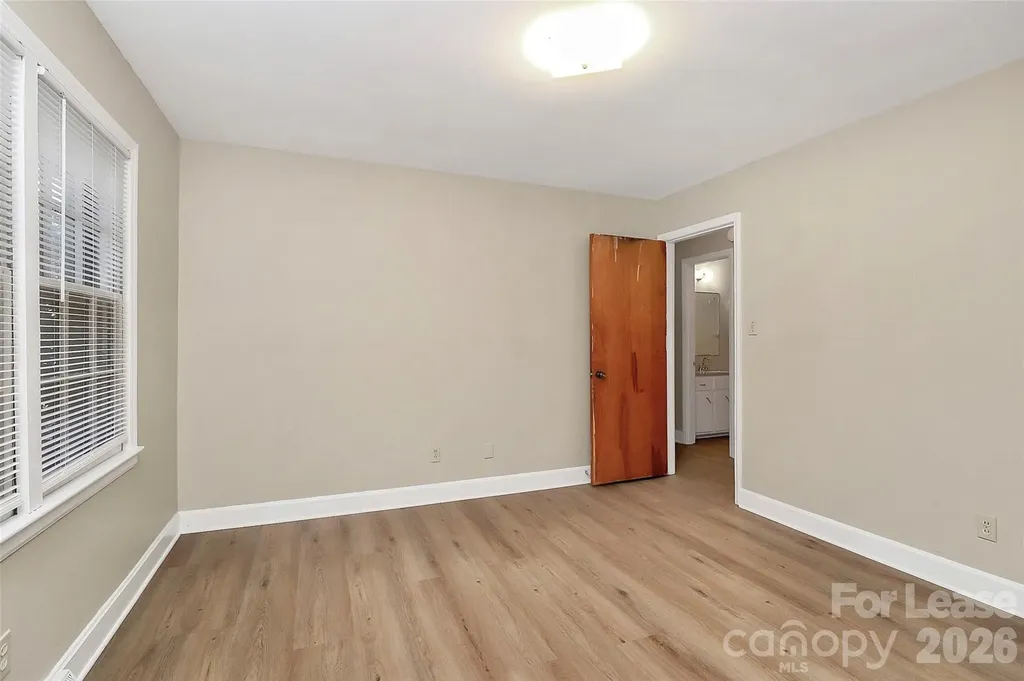 3728 Dresden Drive Charlotte NC 28205
