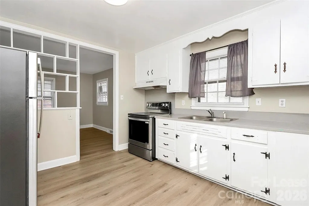 3728 Dresden Drive Charlotte NC 28205