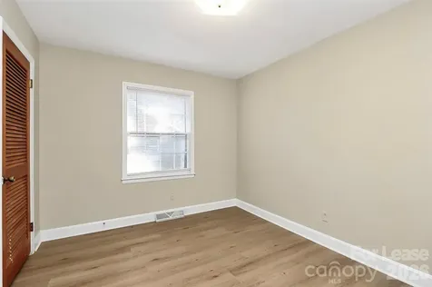 3728 Dresden Drive Charlotte NC 28205