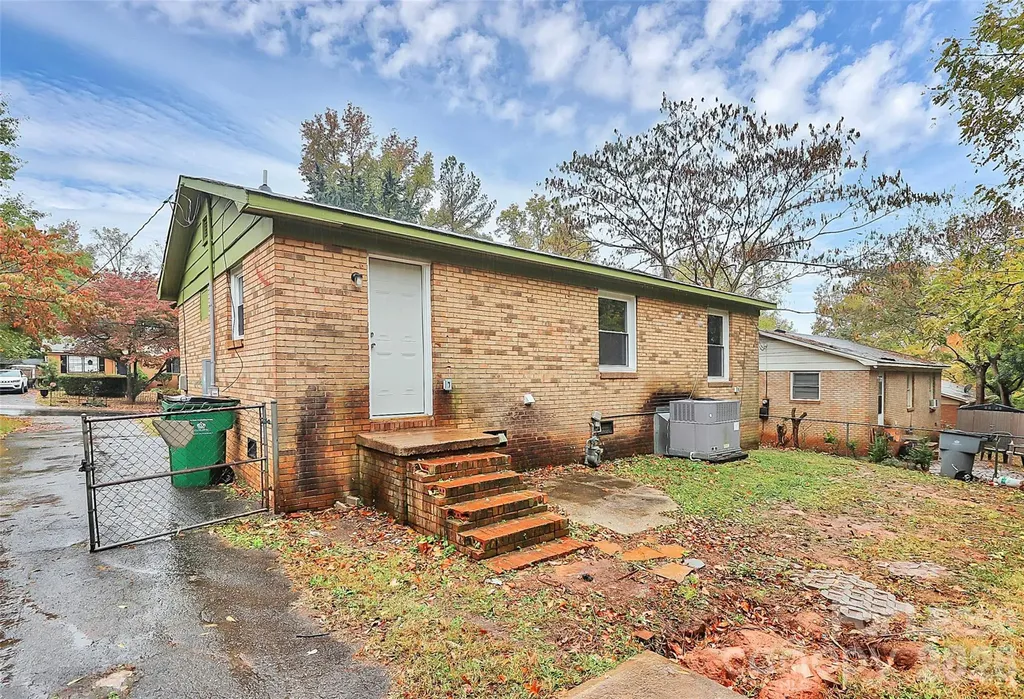 518 Echodale Drive Charlotte NC 28217