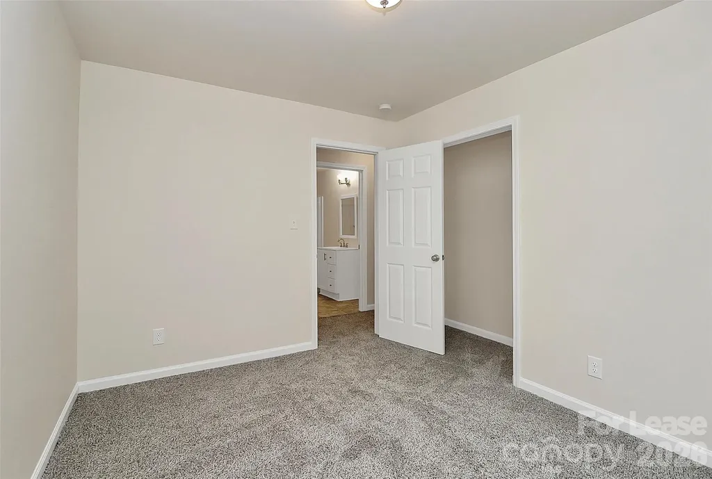518 Echodale Drive Charlotte NC 28217