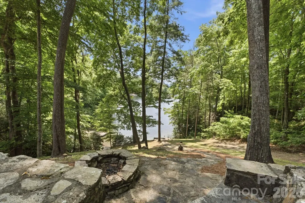 185 Songcatcher Court Tuckasegee NC 28783