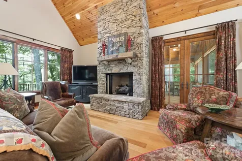 185 Songcatcher Court Tuckasegee NC 28783