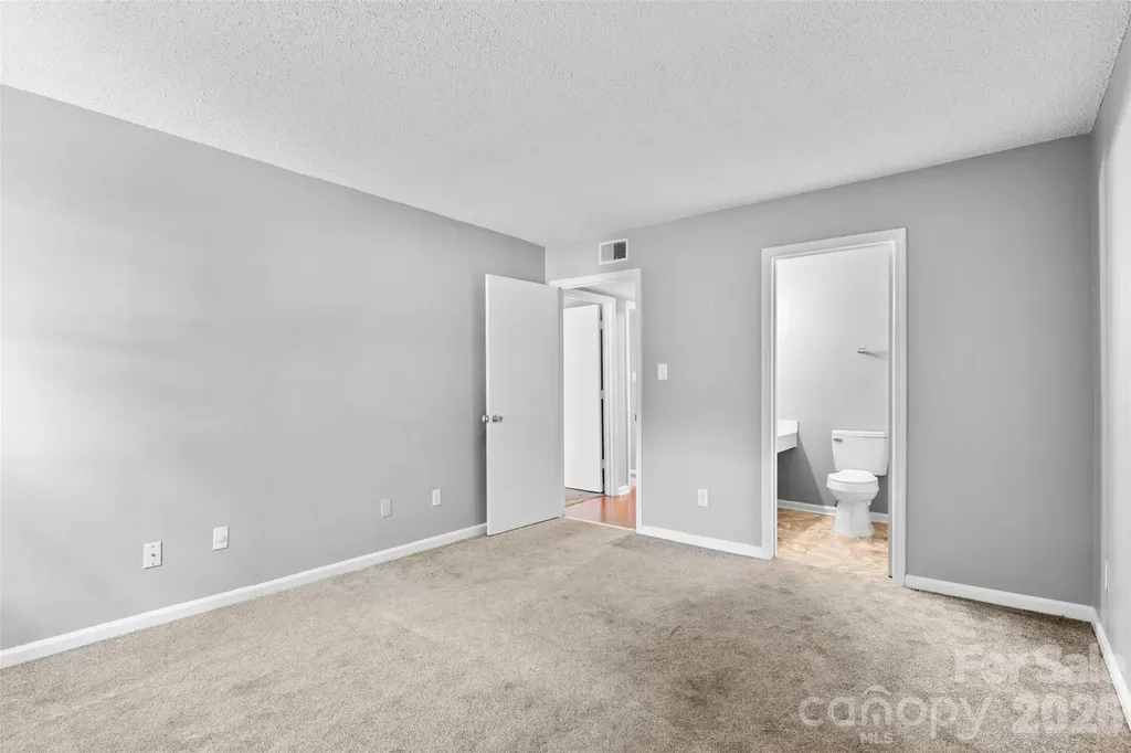 7984 Shady Oak Trail Charlotte NC 28210
