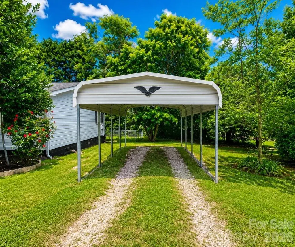 102 Aderholdt Road Bessemer City NC 28016