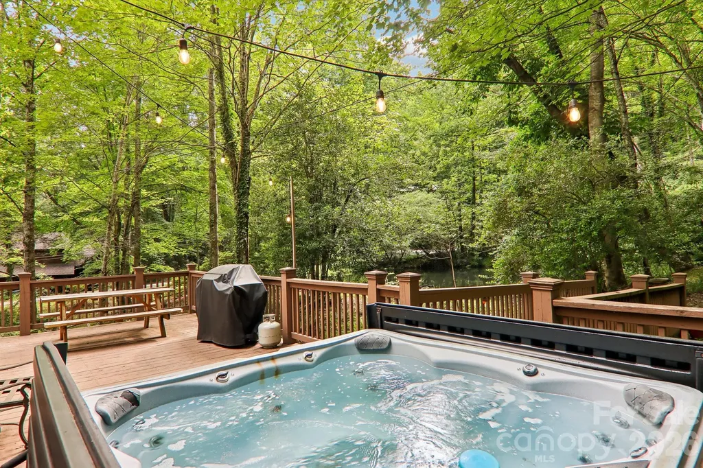 21 Christy Lane Maggie Valley NC 28751