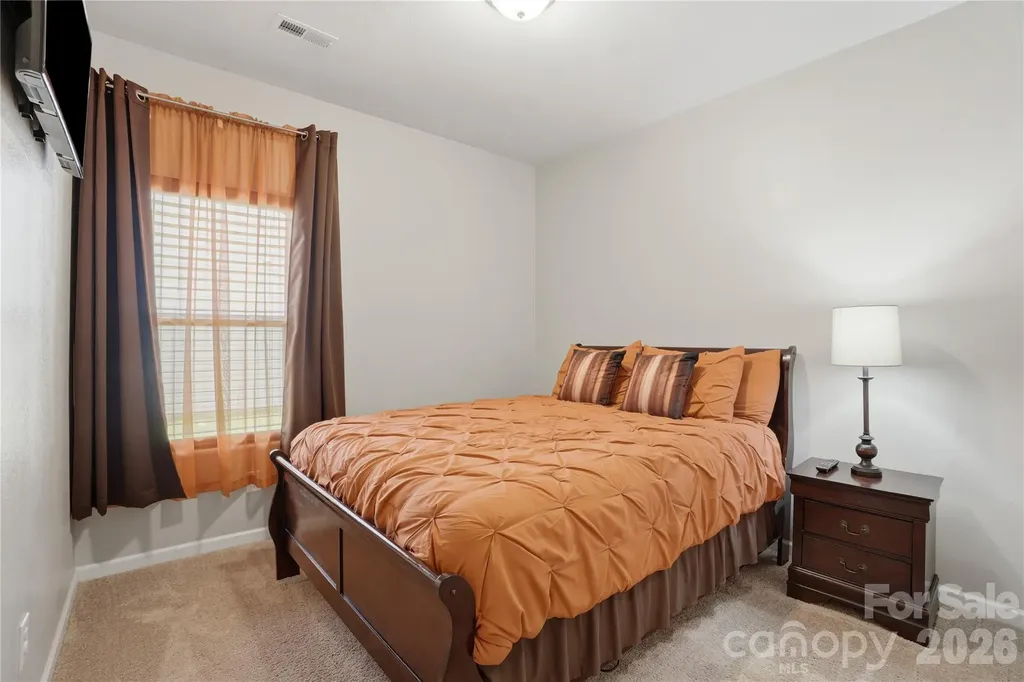 5221 Upton Place Charlotte NC 28215