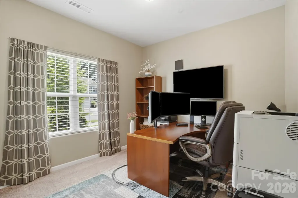5221 Upton Place Charlotte NC 28215