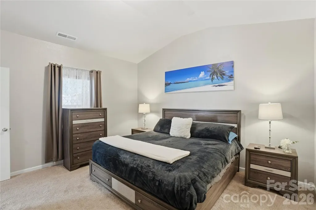 5221 Upton Place Charlotte NC 28215