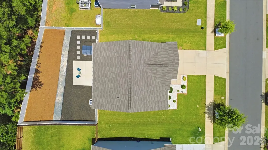 5221 Upton Place Charlotte NC 28215