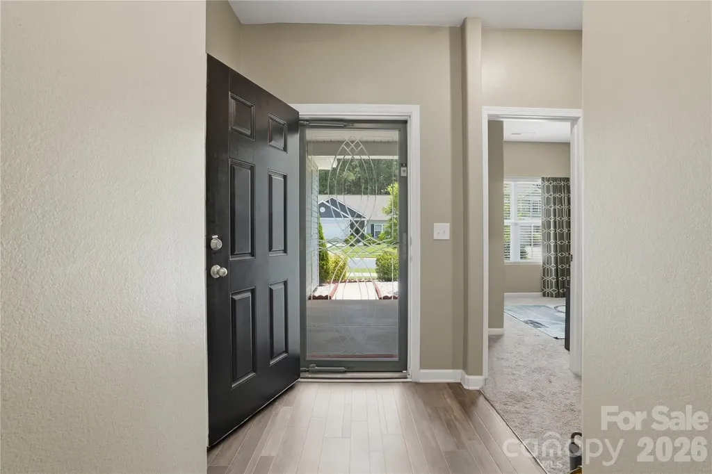 5221 Upton Place Charlotte NC 28215