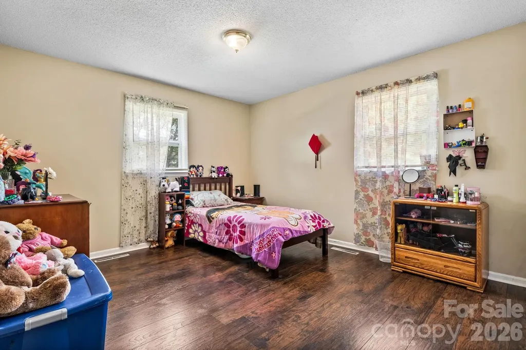 3246 21st Avenue NE Hickory NC 28601