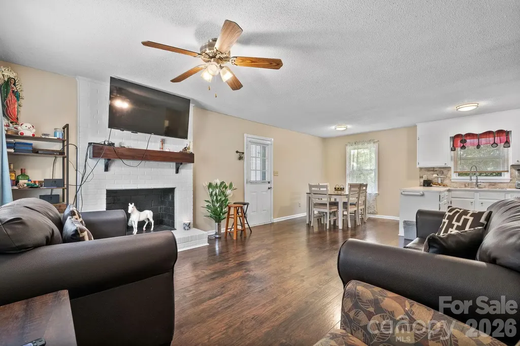 3246 21st Avenue NE Hickory NC 28601