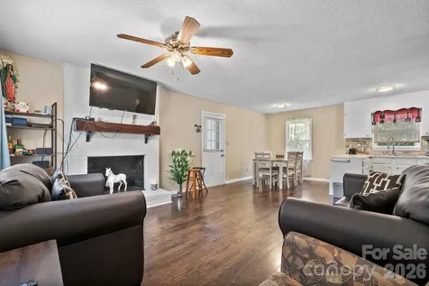 3246 21st Avenue NE Hickory NC 28601