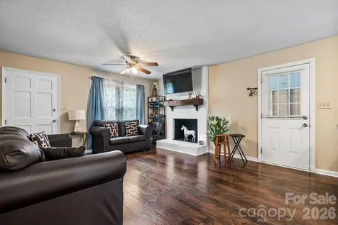 3246 21st Avenue NE Hickory NC 28601