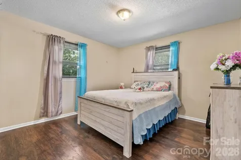 3246 21st Avenue NE Hickory NC 28601