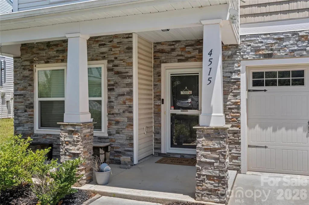 4515 Wedge Drive Pfafftown NC 27040