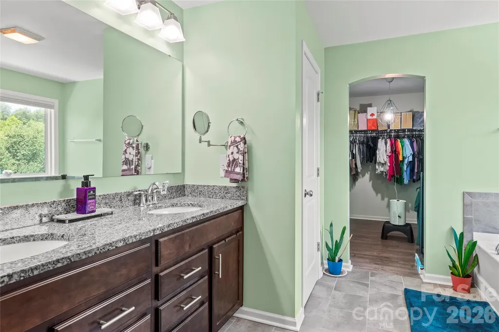 4515 Wedge Drive Pfafftown NC 27040