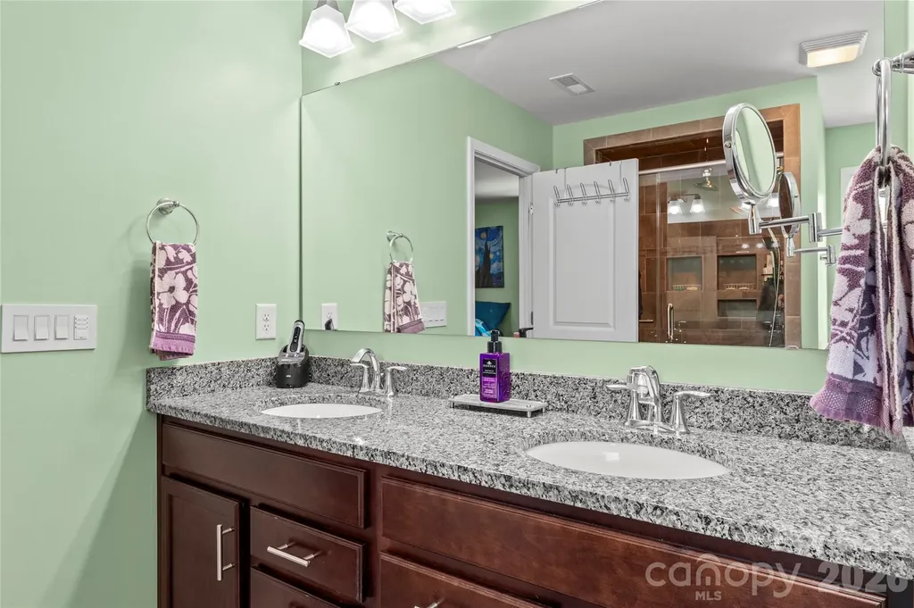 4515 Wedge Drive Pfafftown NC 27040