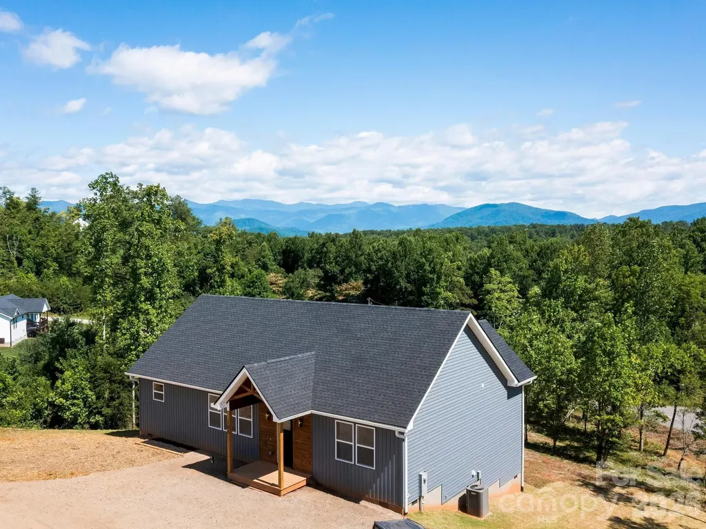 105 S Vineyard Village Drive Old Fort NC 28762