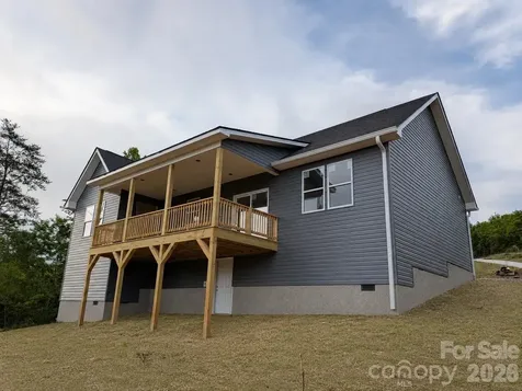 105 S Vineyard Village Drive Old Fort NC 28762