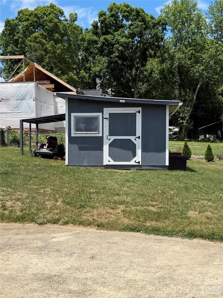1928 Marigold Lane Hudson NC 28638