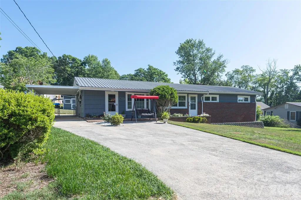 1928 Marigold Lane Hudson NC 28638