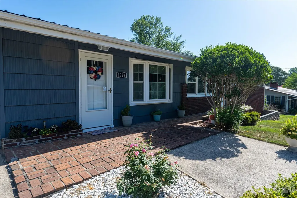 1928 Marigold Lane Hudson NC 28638