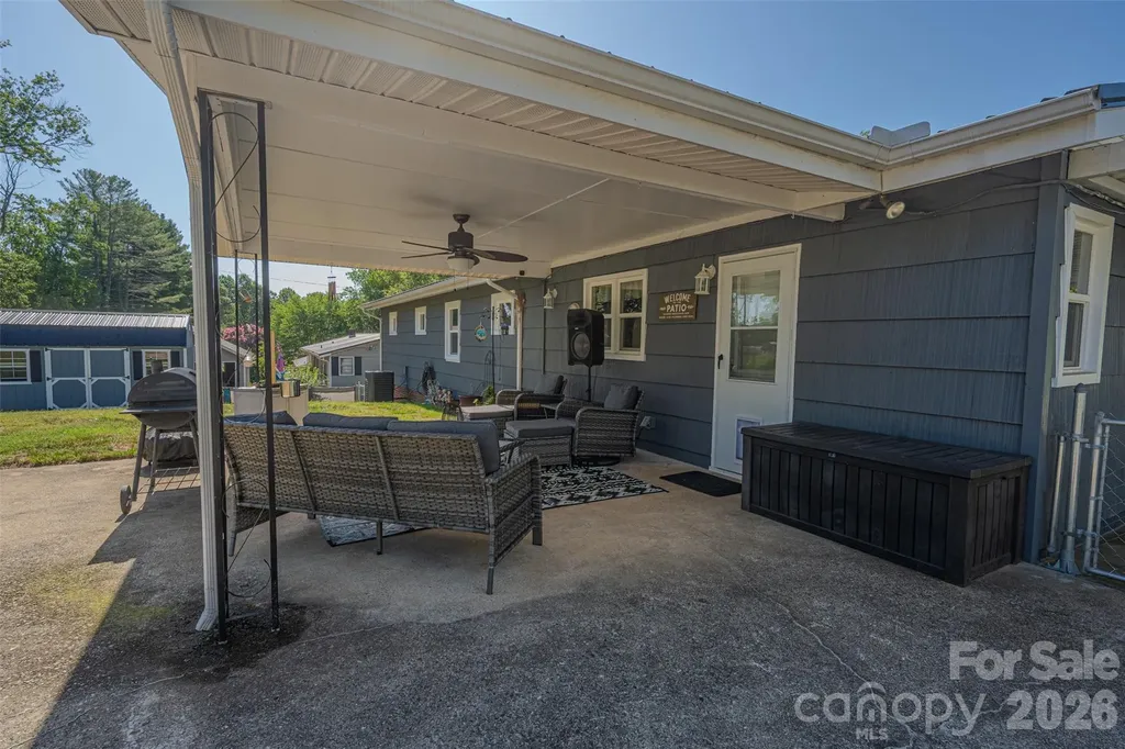 1928 Marigold Lane Hudson NC 28638