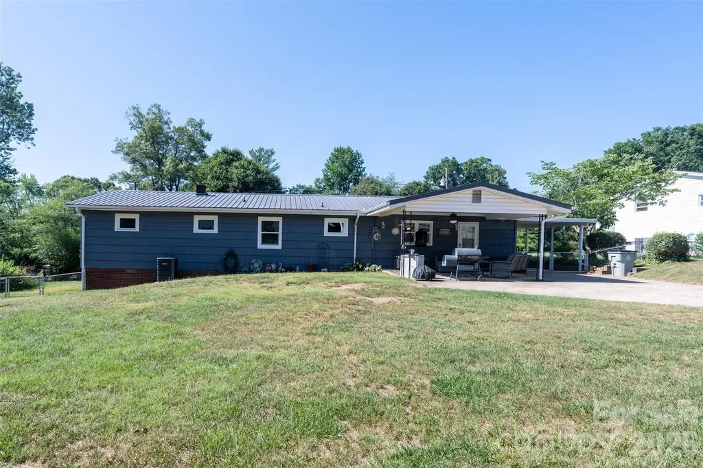 1928 Marigold Lane Hudson NC 28638
