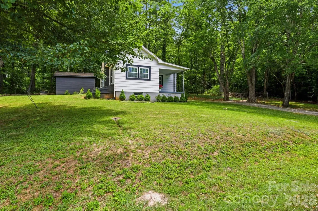 1320 Tom Fox Street Morganton NC 28655