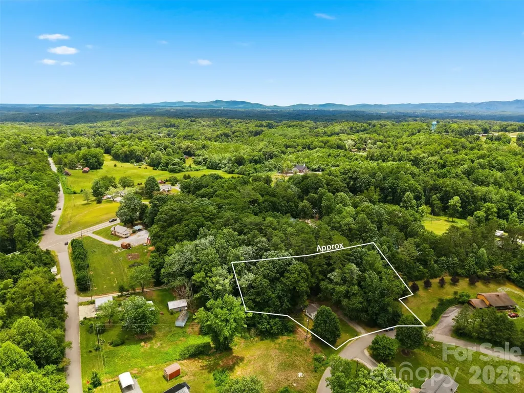 1320 Tom Fox Street Morganton NC 28655