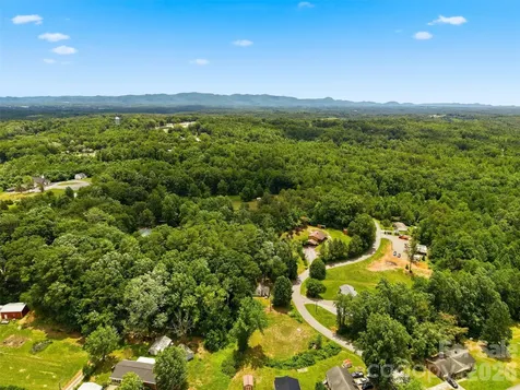 1320 Tom Fox Street Morganton NC 28655
