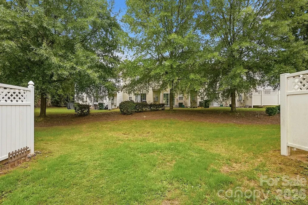 10618 Pointed Leaf Court Charlotte NC 28213