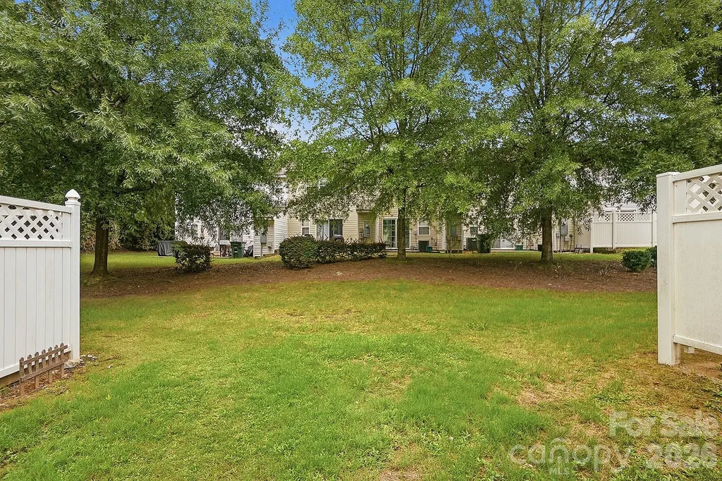 10618 Pointed Leaf Court Charlotte NC 28213
