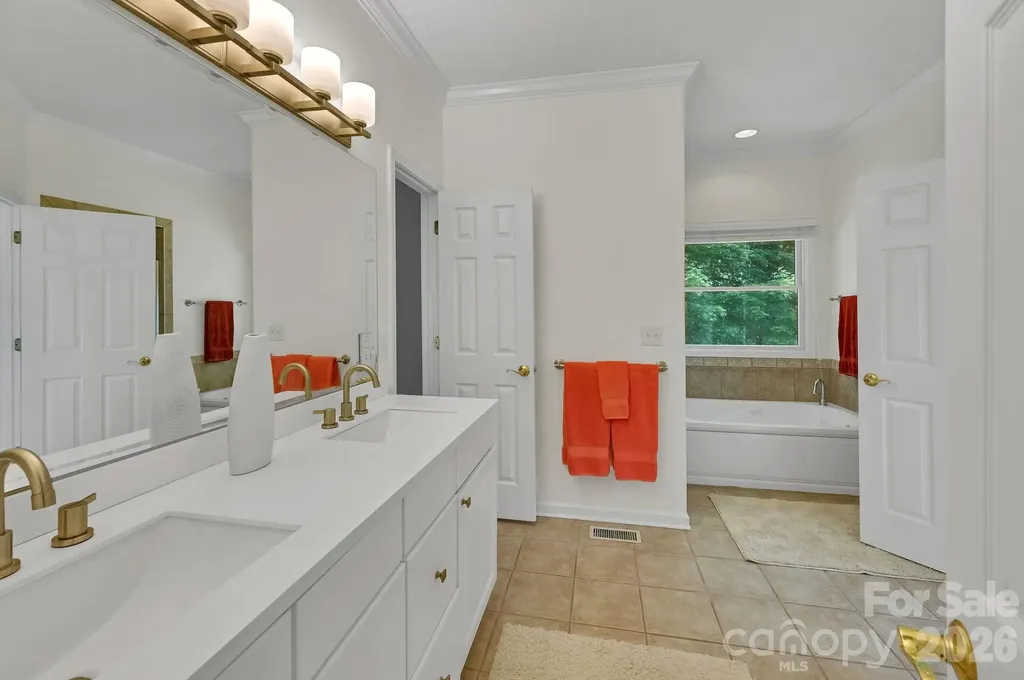 77 Carriage West Drive Hendersonville NC 28791