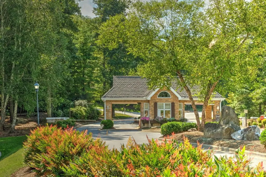 77 Carriage West Drive Hendersonville NC 28791
