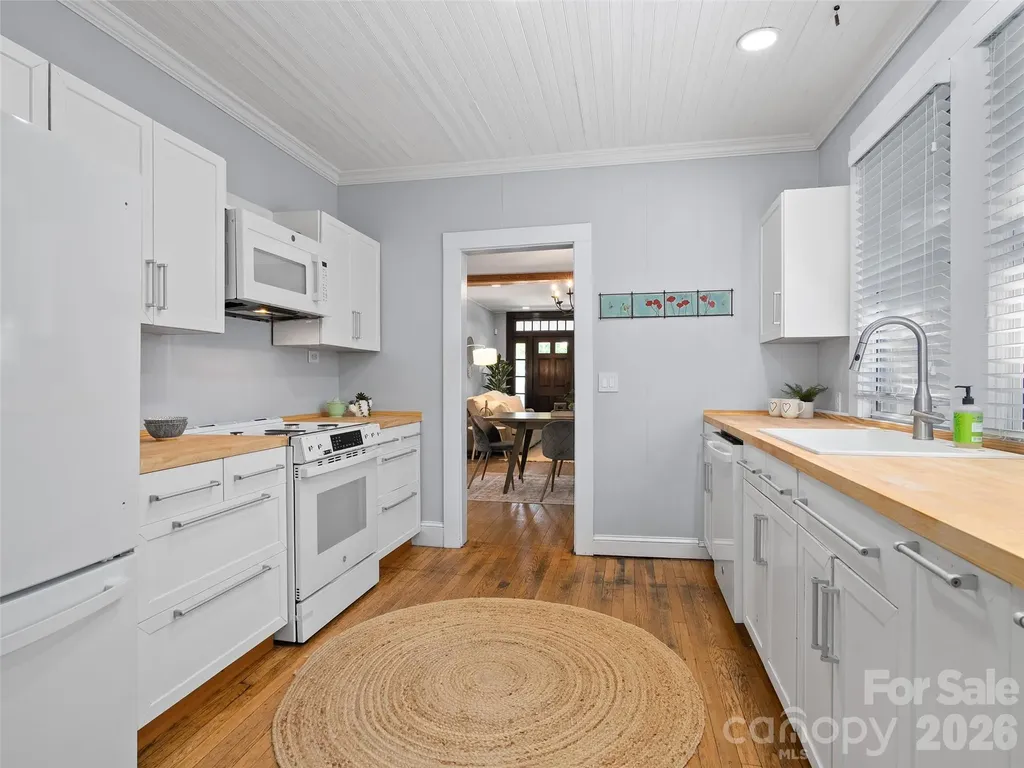 61 Walton Street Asheville NC 28801