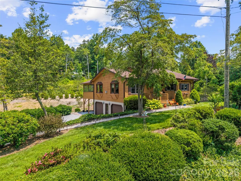 6 Kendra Road Hendersonville NC 28792