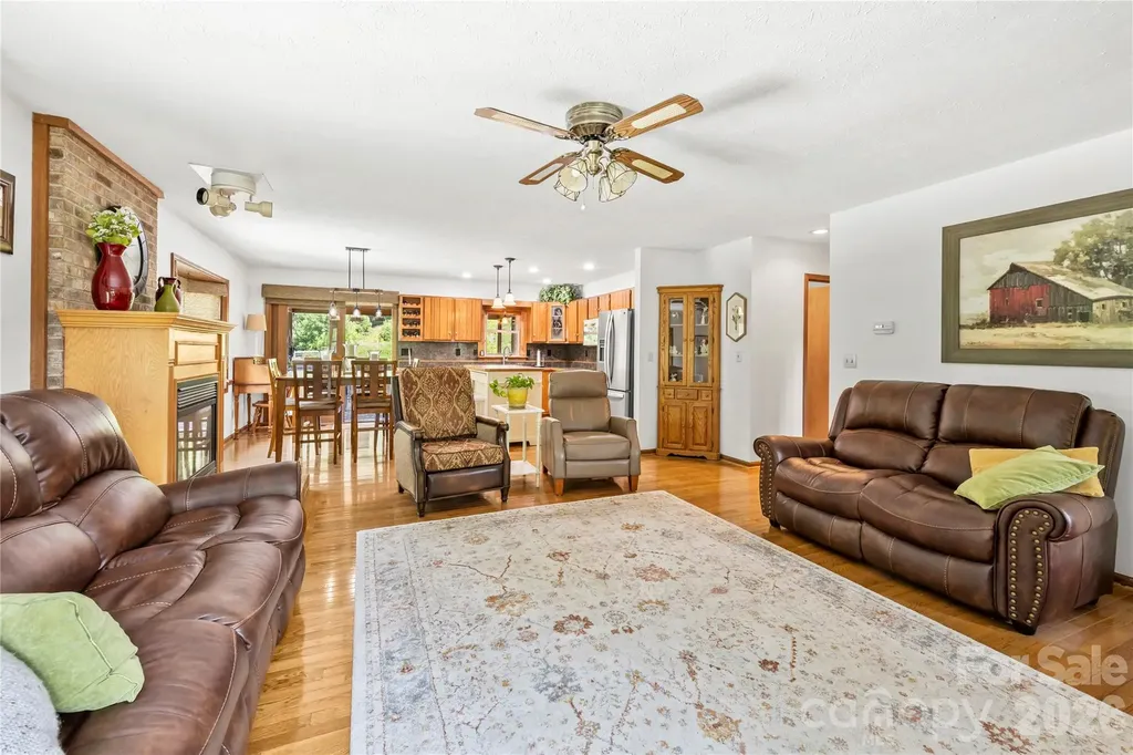 6 Kendra Road Hendersonville NC 28792
