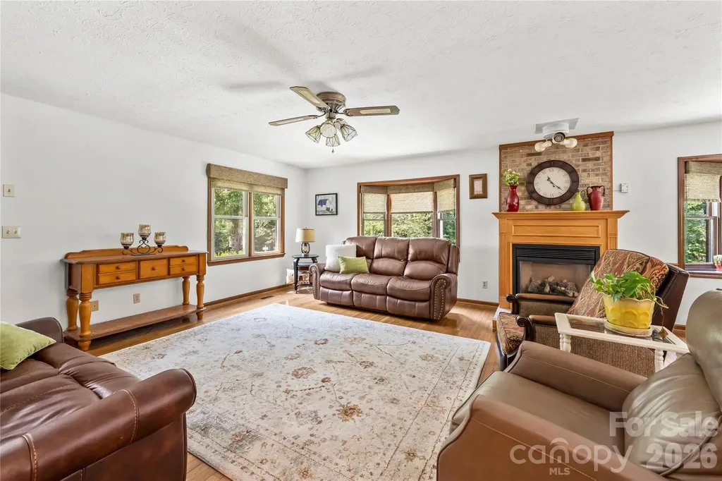 6 Kendra Road Hendersonville NC 28792