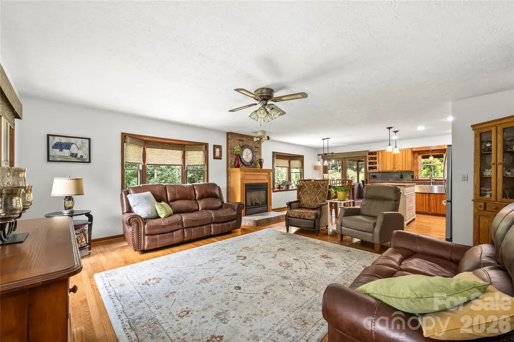6 Kendra Road Hendersonville NC 28792