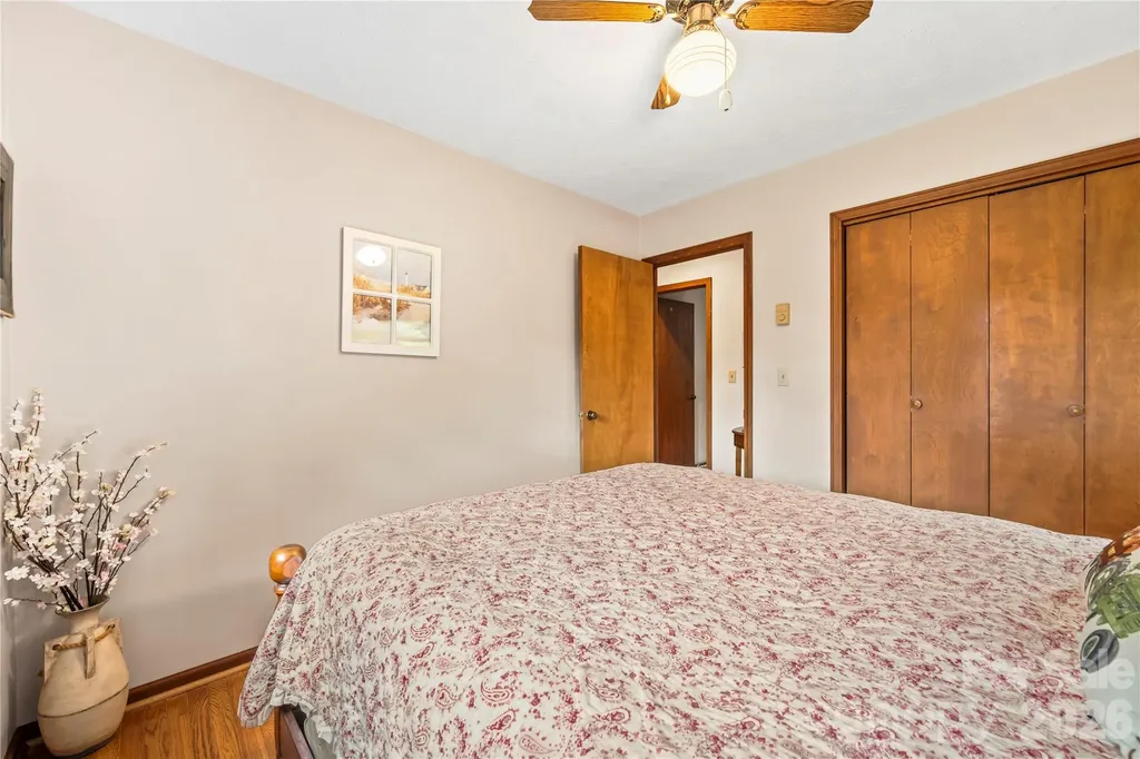 6 Kendra Road Hendersonville NC 28792